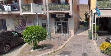 NEGOZIO A MELITO DI NAPOLI