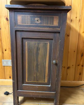 Mobiletto / comodino in legno