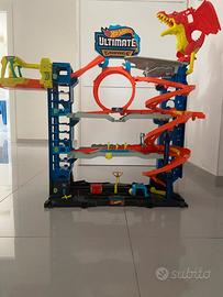Hot Wheels City 'Let's Race' Netflix Mega Garage