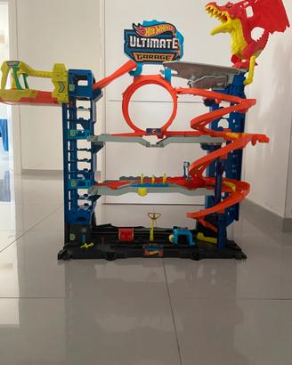 Hot Wheels City 'Let's Race' Netflix Mega Garage