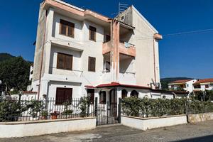 2 LOCALI A NOCERA TERINESE