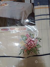 Tovaglia Corredo Vintage finemente ricamata