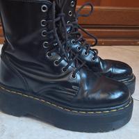 Dr. Martens 