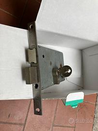 Serratura inox MG  cricca + 2 giri chiusura