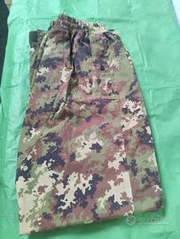 pantalone mimetico impermeabile con bretelle