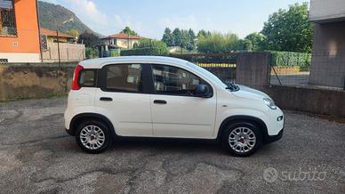 Fiat Panda 1.0 Hybrid 2023 +4 pneumatici invernali