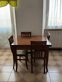 Tavolo legno pieno con 4 sedie abbinate