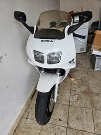 Vendo moto Honda VFR 750 del 97