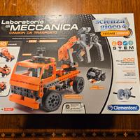 Laboratorio di meccanica ● Camion da trasporto