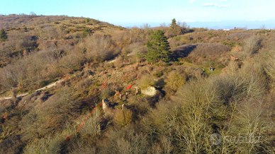 Terreno con ruderi da ricostruire
