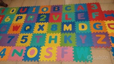 Tappeto puzzle da 32 pezzi usato 