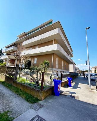 Appartamento di 108 m² con 5 locali e box auto a T