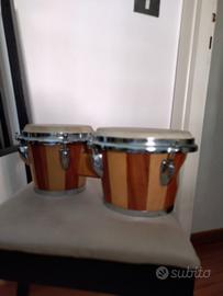 Bongo strumento musicale a percussione