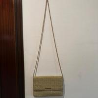 Pochette a tracolla color oro Romeo Gigli