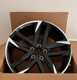 Set 4 cerchi in lega 19 pollici ET 50