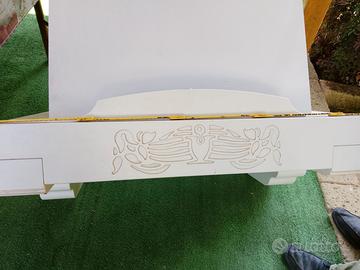 cappa bianca in legno per cucina