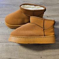 Scarpe invernali da donna con pelo. NUOVI n. 41