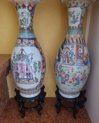 Vasi cinesi di fine '800, in porcellana bianca