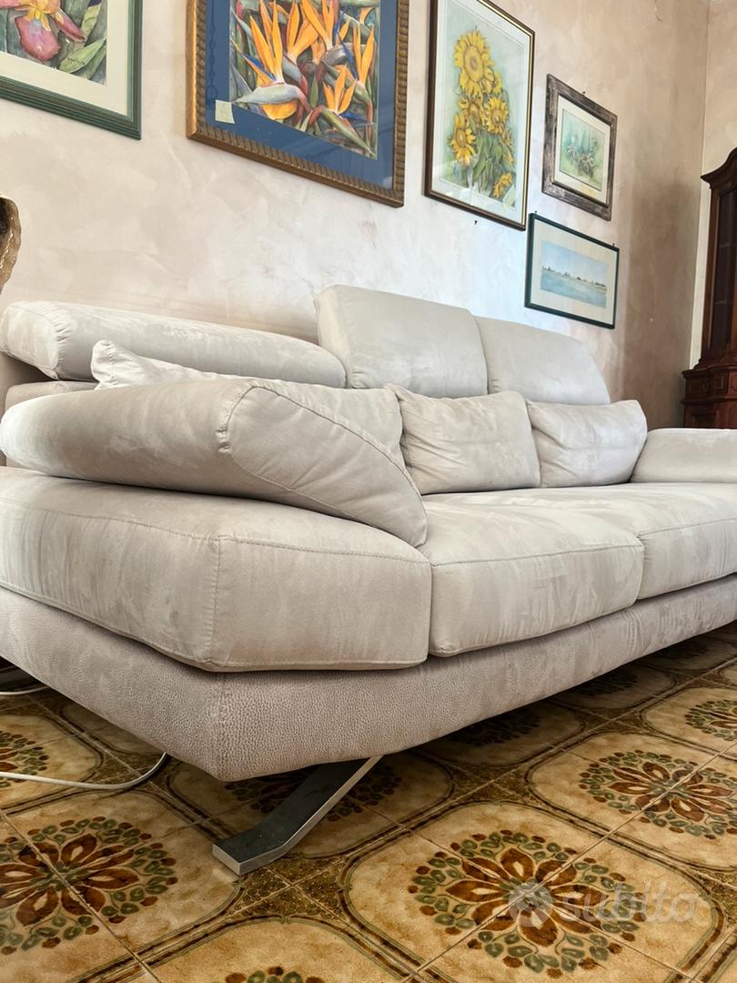 Divano posti di Poltronesofà in Microfibra Arredamento e