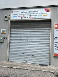 Locale commerciale nei pressi di via la martella