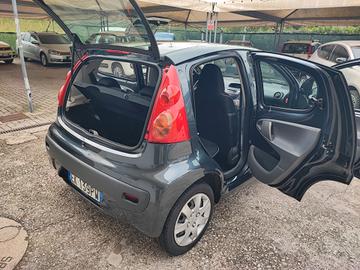 Peugeot 107 1.0 5 Porte Neopatentati