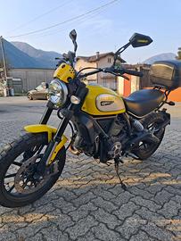 Ducati Scarmbler Icon 800