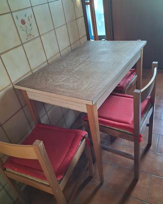 tavolo e n.2  sedie cucina