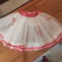 Gonna in tulle bianca con fiocchi rossi