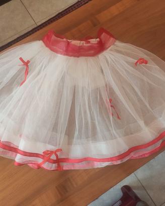 Gonna in tulle bianca con fiocchi rossi