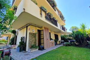 Ampio appartamento duplex con giardino privato
