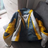 tuta moto piu stivali e guanti dainese