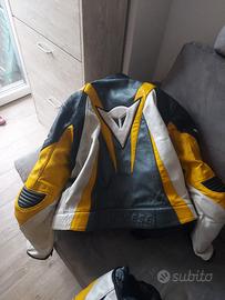 tuta moto piu stivali e guanti dainese