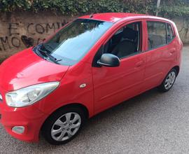 HYUNDAI i10 modello 2012 eco neopatentati