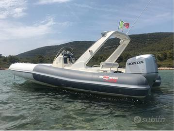Altamarea Wave 23 Sport 2015 con Honda 225