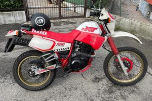 Moto Yamaha XT 600