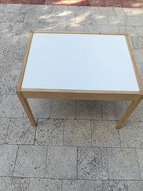 tavolino in legno Ikea 