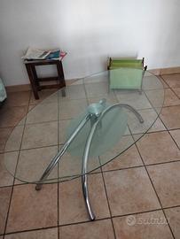 Tavolino di vetro ovale 