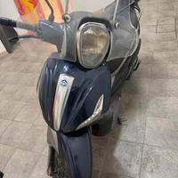 Piaggio Beverly 350 - 2012