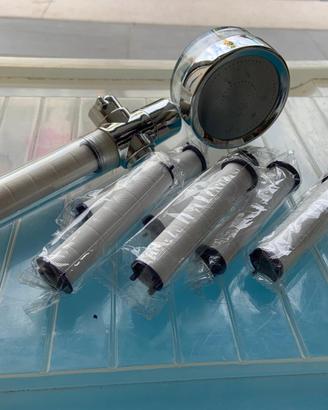 Soffione doccia a risparmio idrico con elica