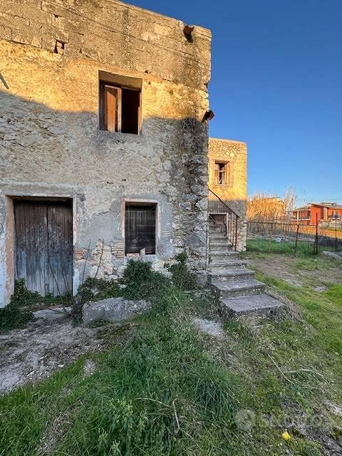 Rustico / Casale di 3110 m² a Monte San Giovanni C - Vista 2