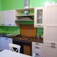 Cucina arredata, con elettrodomestici, come nuova