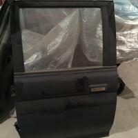 Vedo pezzi di ricambio per auto