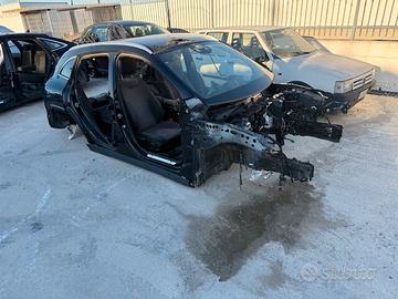 Scocca per ricambi mercedes GLA