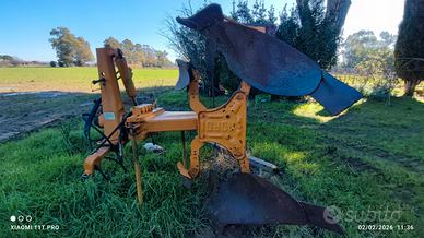 Aratro voltaorecchio mono vomere idraulico Moro