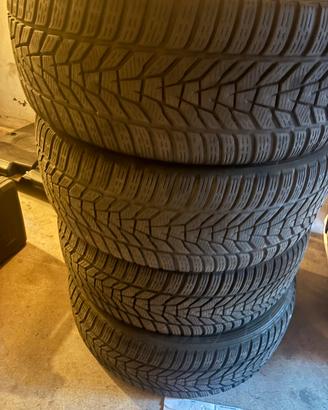 Gomme hankook winter i*cept evo 3 235 45 r 20