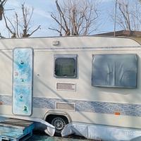 Adria unica 390 permuto con moto
