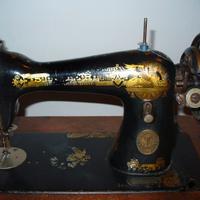 MACCHINA DA CUCIRE ' SINGER' VINTAGE