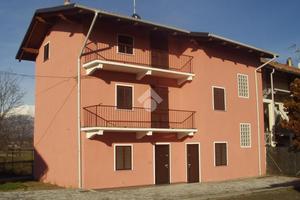 CASA SEMINDIPENDENTE A PAVONE CANAVESE