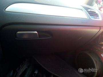 Cassetto portaoggetti audi A4 B8 anno 2010