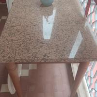 Tavolo da cucina in granito rosa